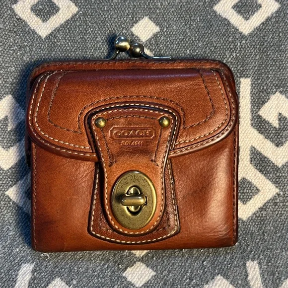 Coach Legacy Kisslock Wallet Turn Lock